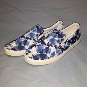 "NWT" Old Navy Tie-Dye Slip-on Sneakers Women's 11 Blue & White Cushioned Insole